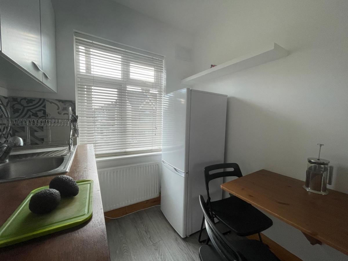 Hotel Entire House Floor Perfect For Couples & Freelancers - Available For Single Too Londres Exterior foto