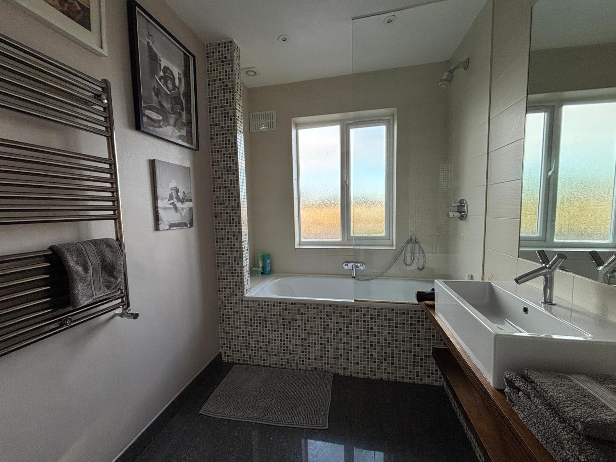 Hotel Entire House Floor Perfect For Couples & Freelancers - Available For Single Too Londres Exterior foto